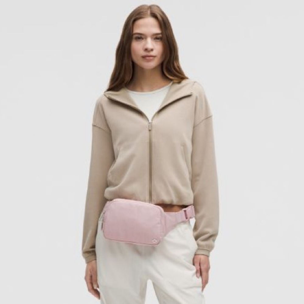 Lululemon Everywhere Belt Bag in Pink Haze